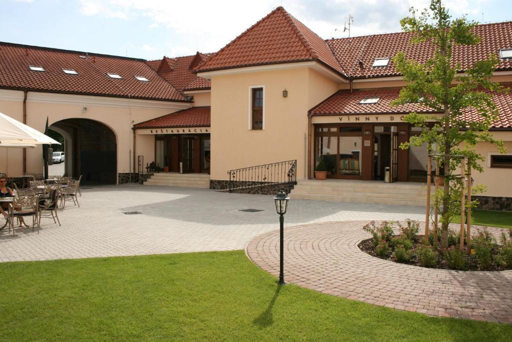 Chateau Krakovany エクステリア 写真