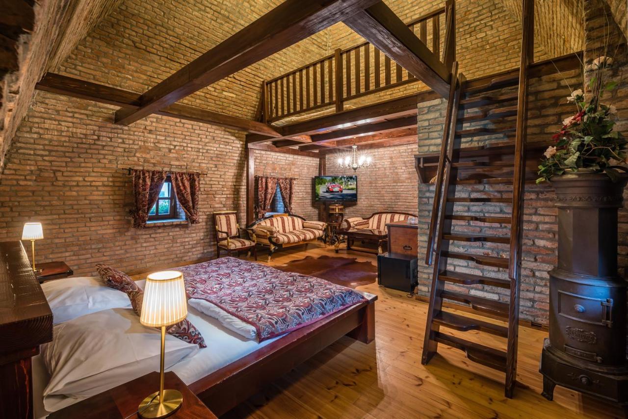 Chateau Krakovany エクステリア 写真