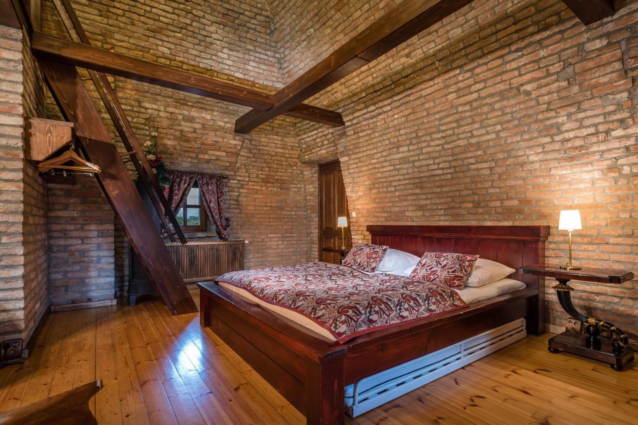 Chateau Krakovany エクステリア 写真