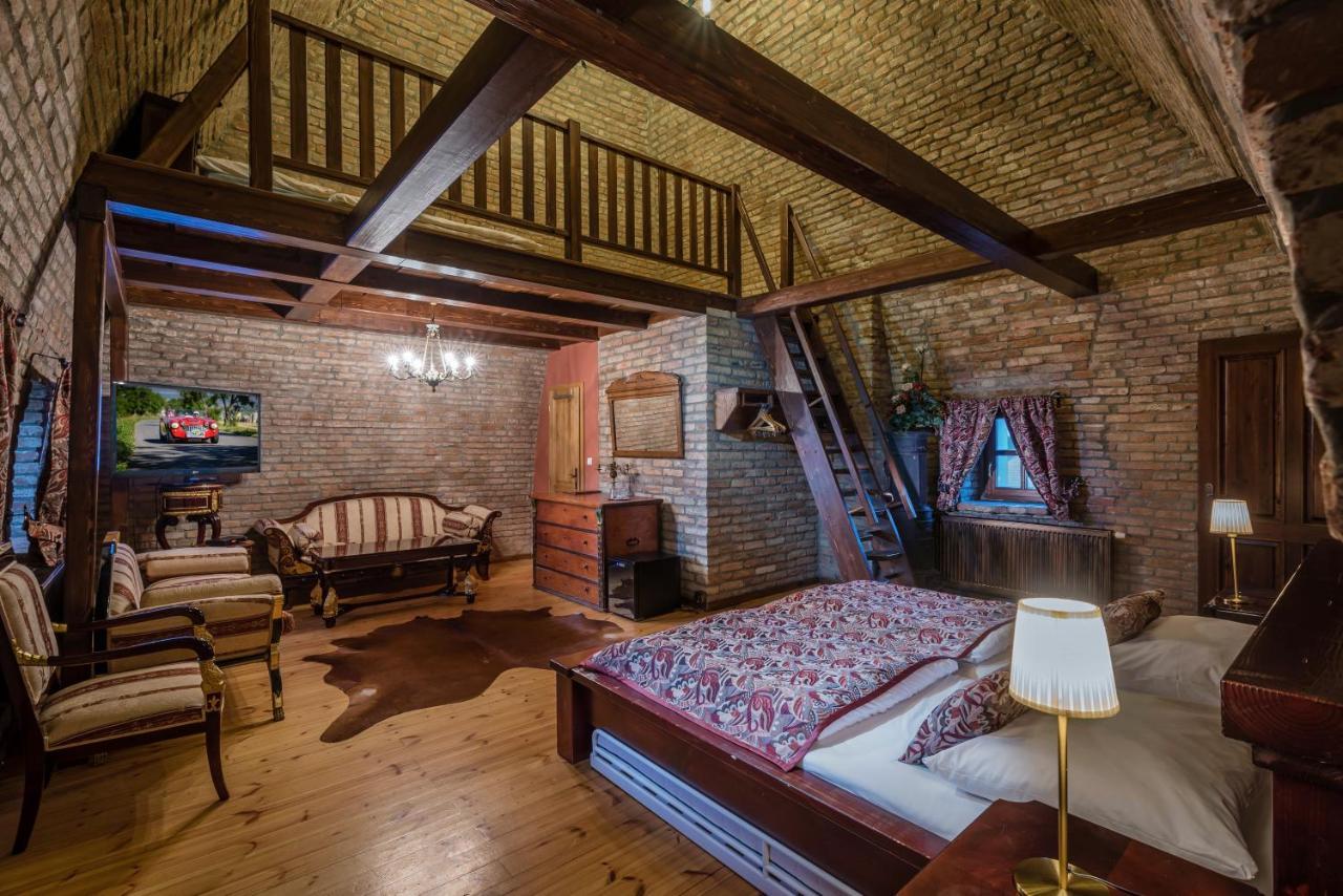 Chateau Krakovany エクステリア 写真