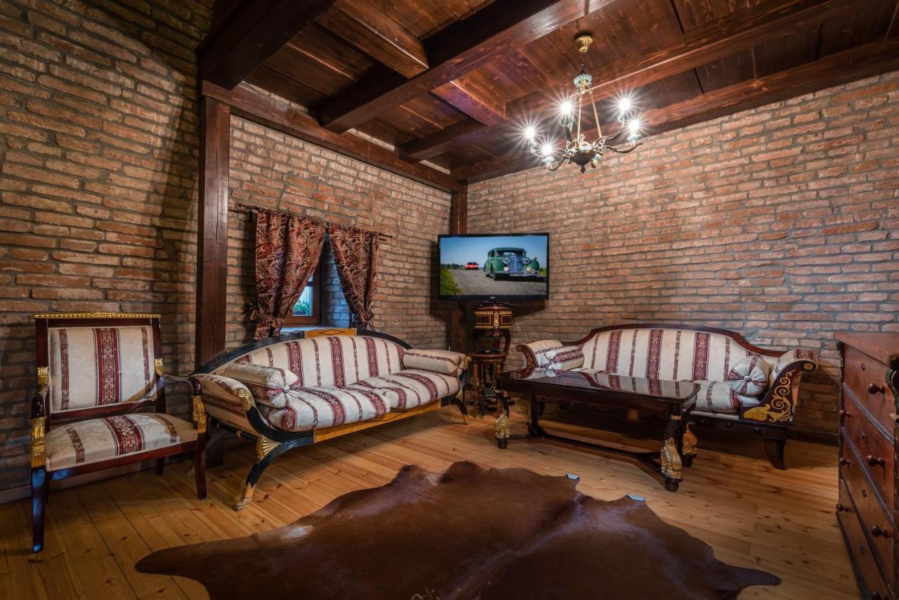 Chateau Krakovany エクステリア 写真