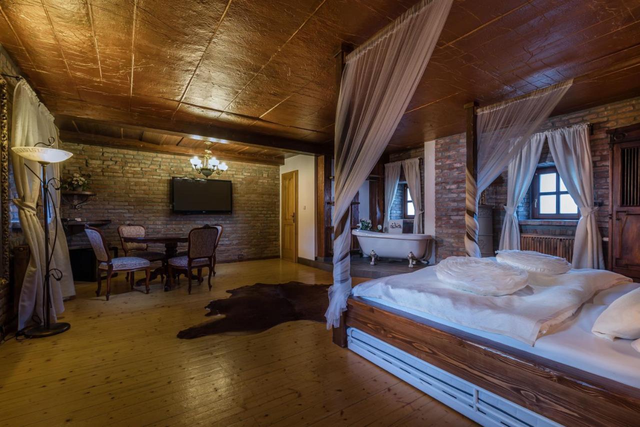 Chateau Krakovany エクステリア 写真